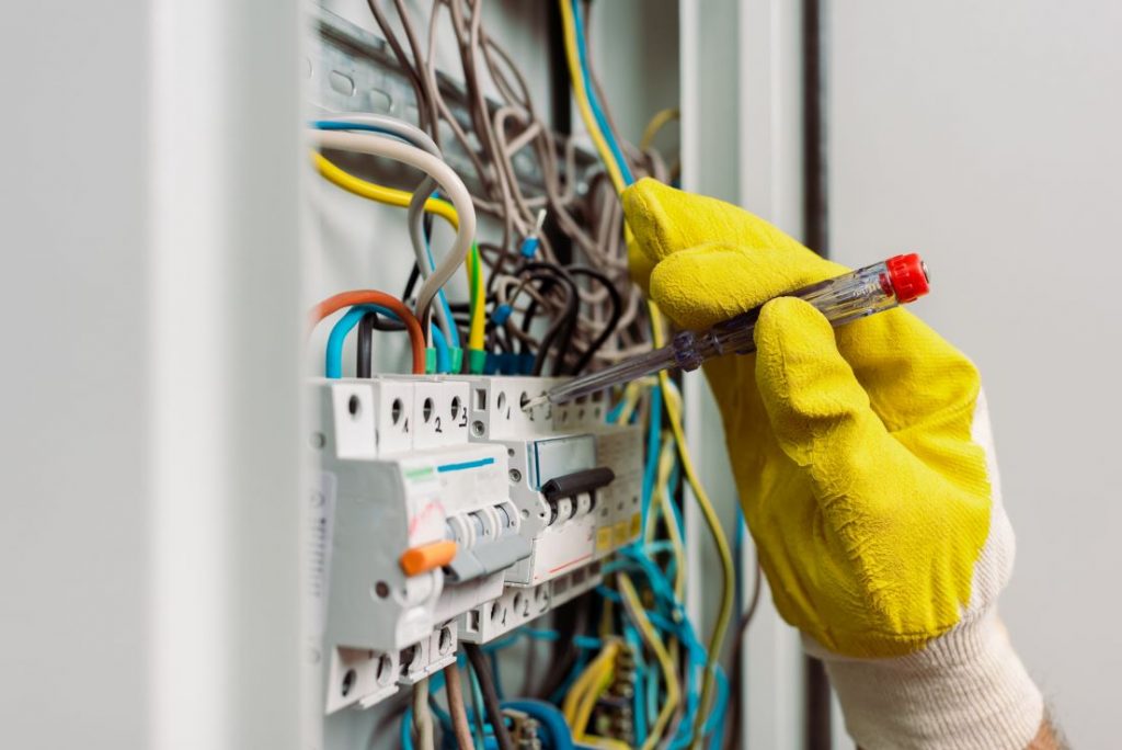 How to Prepare Before an Electrician Visits Your Home