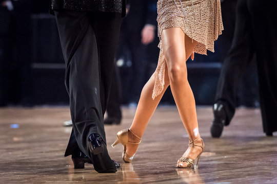 Custom Latin Dance Shoes for Competitive Dancing: A Buyer’s Guide